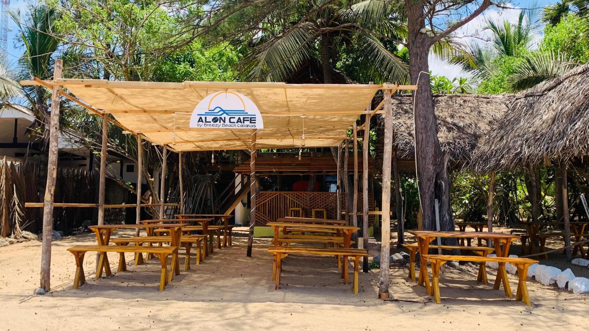 Breezy Beach Cabanas 아루감 베이 외부 사진