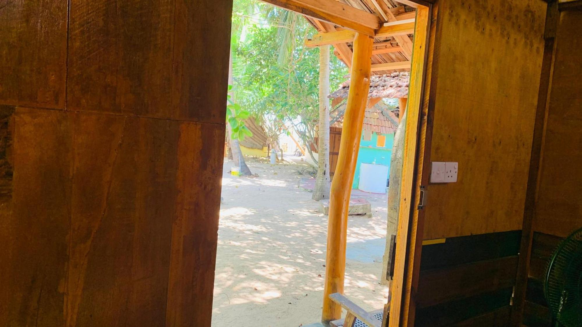 Breezy Beach Cabanas 아루감 베이 외부 사진
